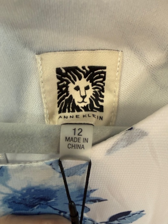 Anne Klein White Dress with Blue Floral Print size 12 - Picture 3 of 5